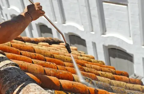 Nettoyage de toitures - Bréau-Mars